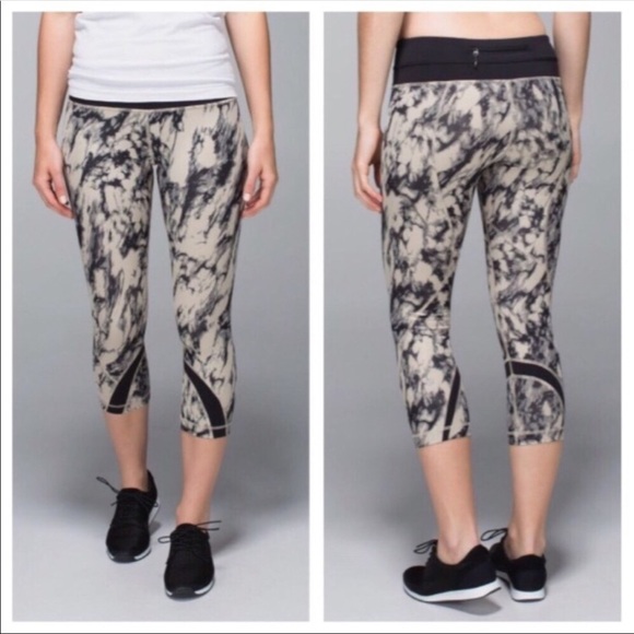 LULULEMON Run Inspire Crop II All Luxtreme Sz 4 - Picture 1 of 7